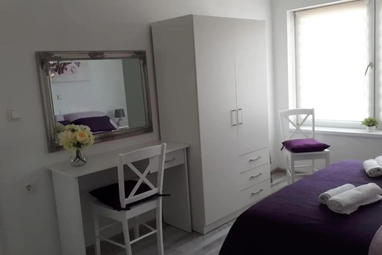 Apartman Lidija Dinjiška Daire