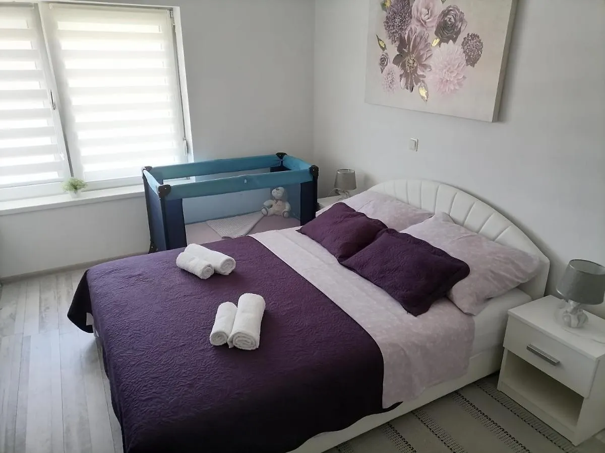 Apartman Lidija Dinjiška Hırvatistan